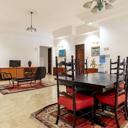 Oyo Living 2843 Raz House Syariah 호텔 메단 외부 사진