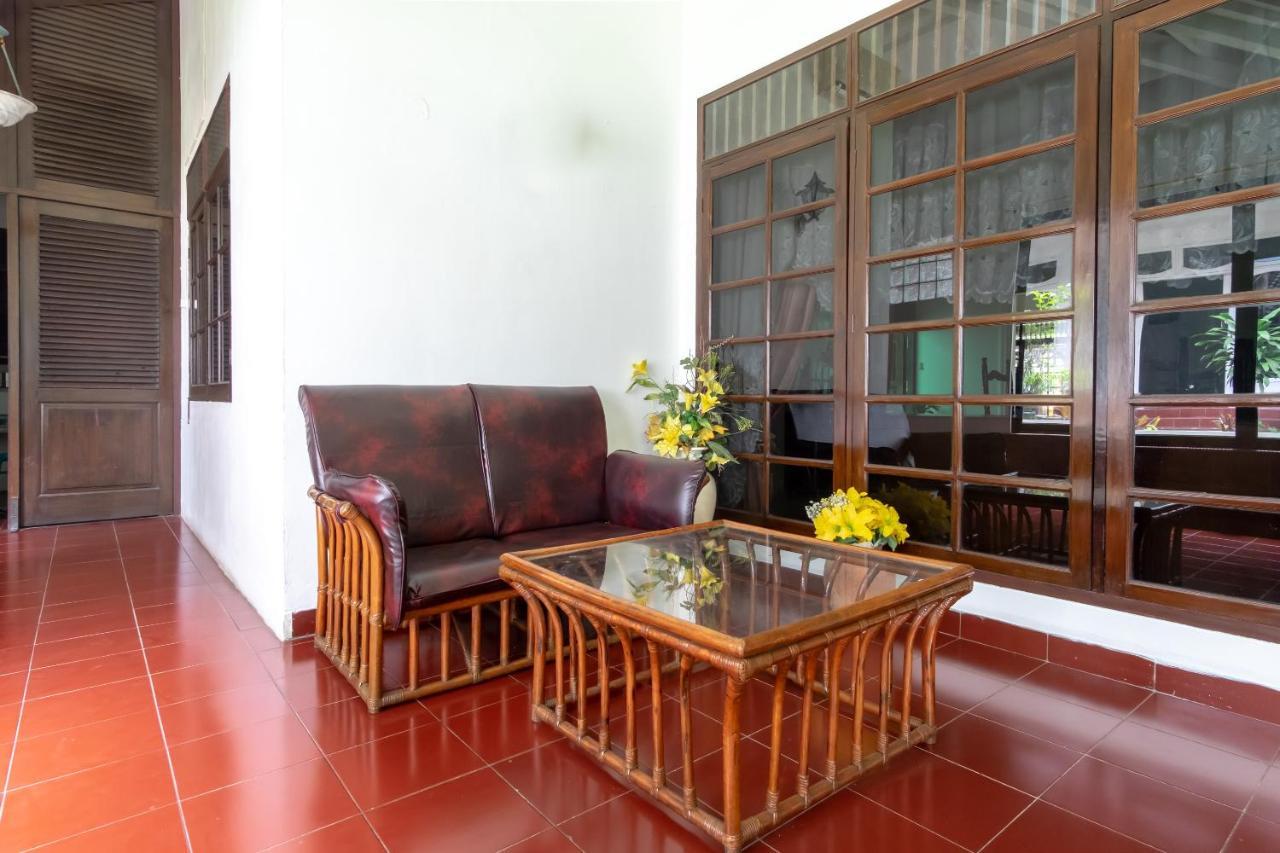 Oyo Living 2843 Raz House Syariah 호텔 메단 외부 사진