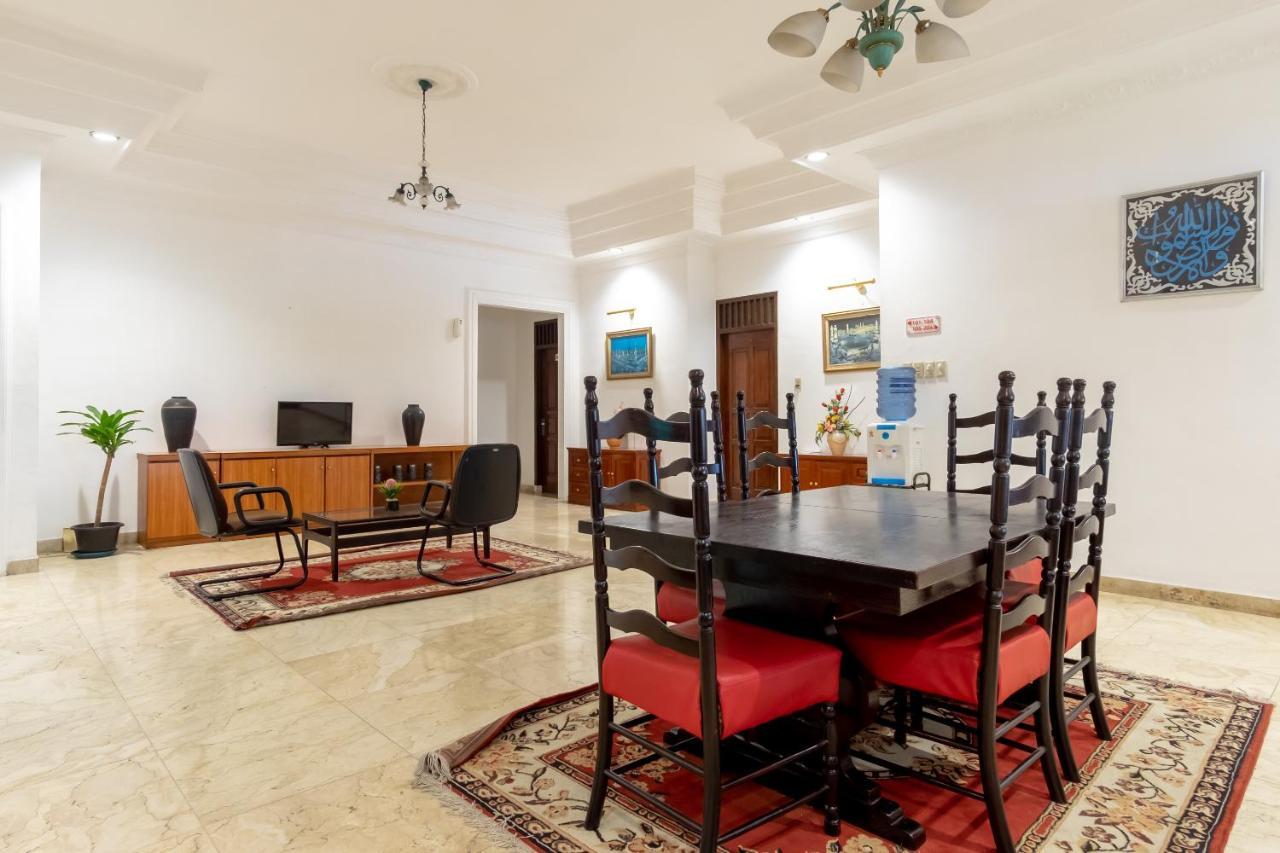Oyo Living 2843 Raz House Syariah 호텔 메단 외부 사진