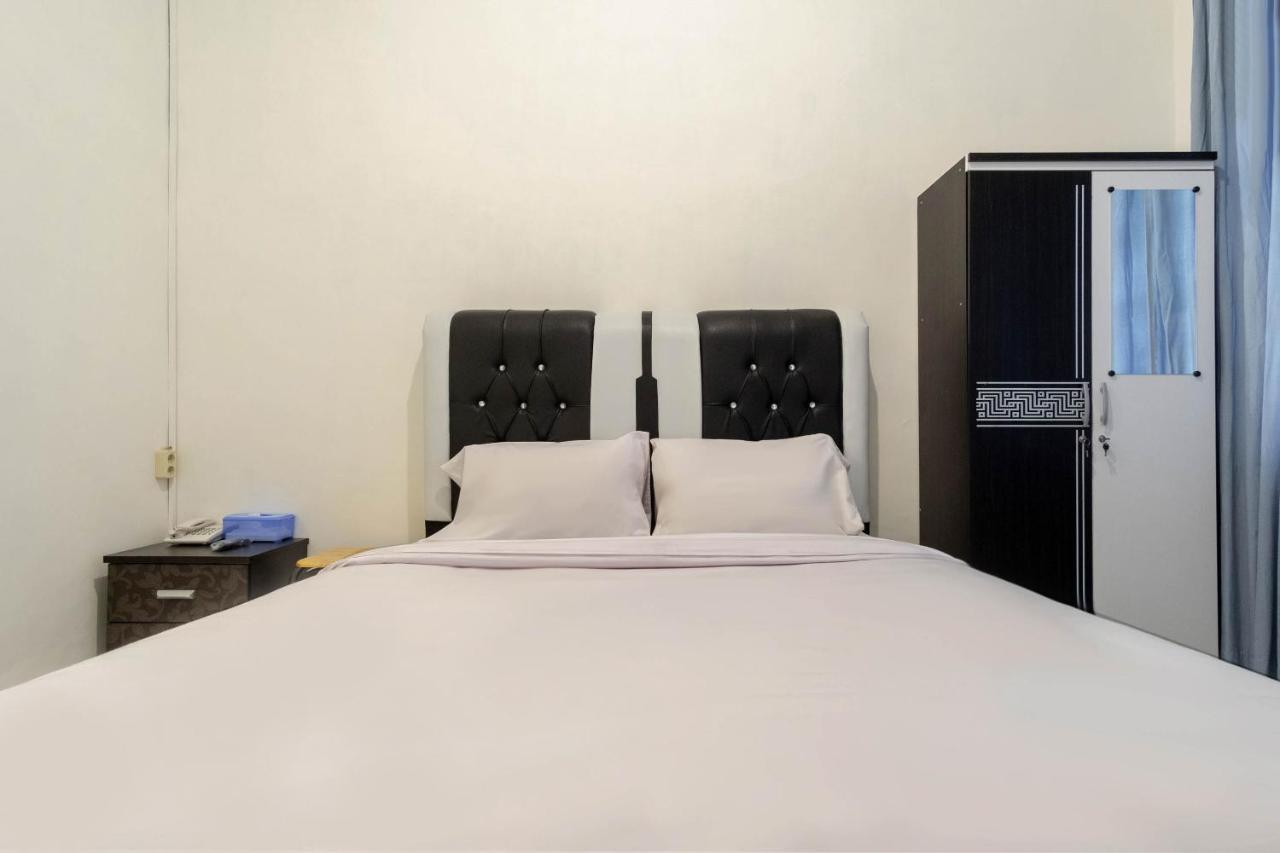 Oyo Living 2843 Raz House Syariah 호텔 메단 외부 사진