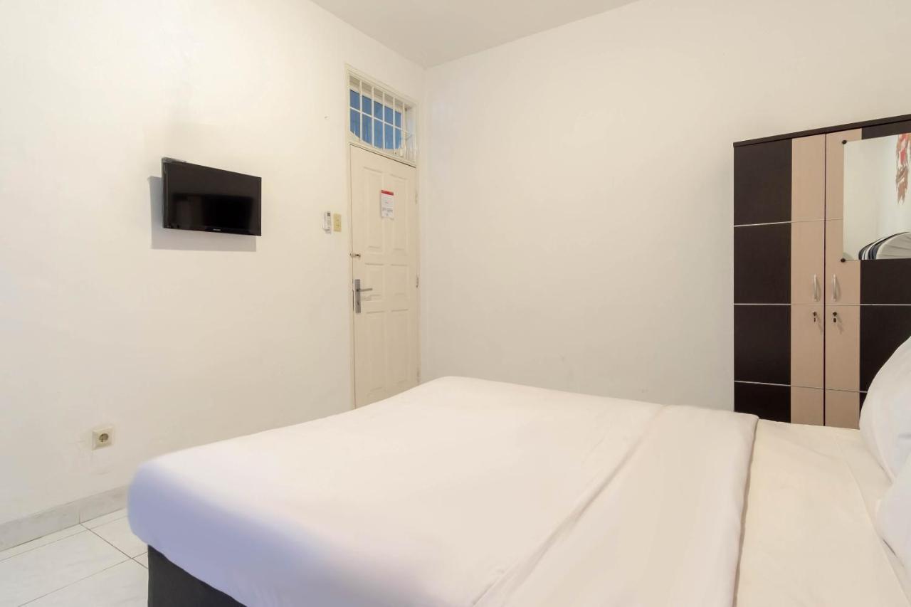 Oyo Living 2843 Raz House Syariah 호텔 메단 외부 사진