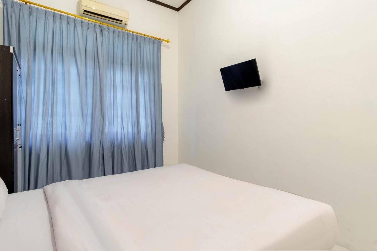 Oyo Living 2843 Raz House Syariah 호텔 메단 외부 사진