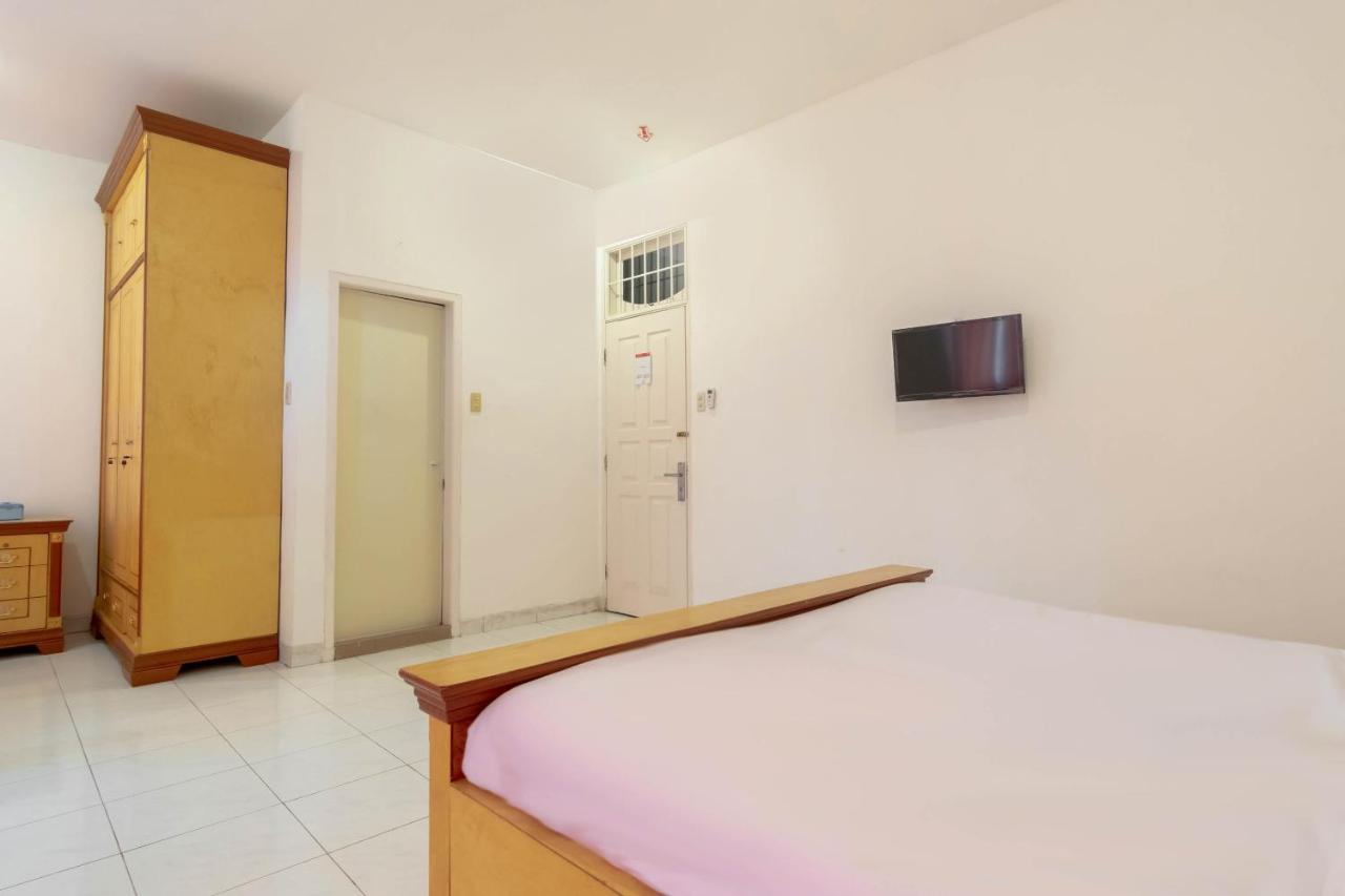 Oyo Living 2843 Raz House Syariah 호텔 메단 외부 사진