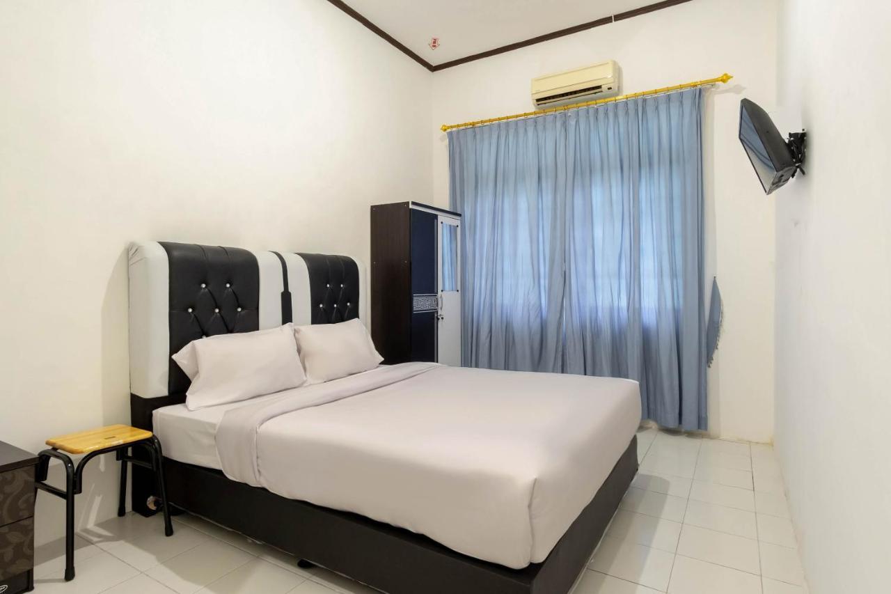 Oyo Living 2843 Raz House Syariah 호텔 메단 외부 사진