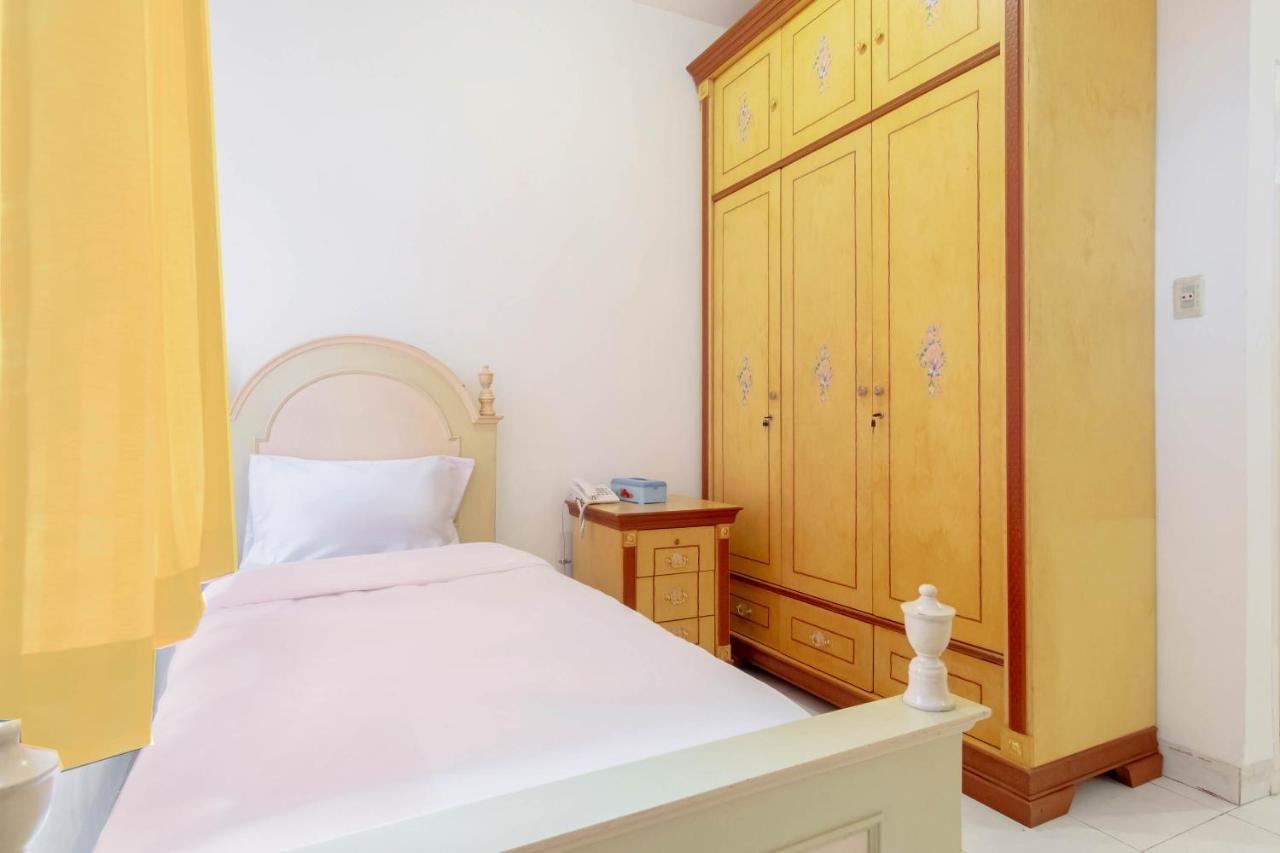 Oyo Living 2843 Raz House Syariah 호텔 메단 외부 사진